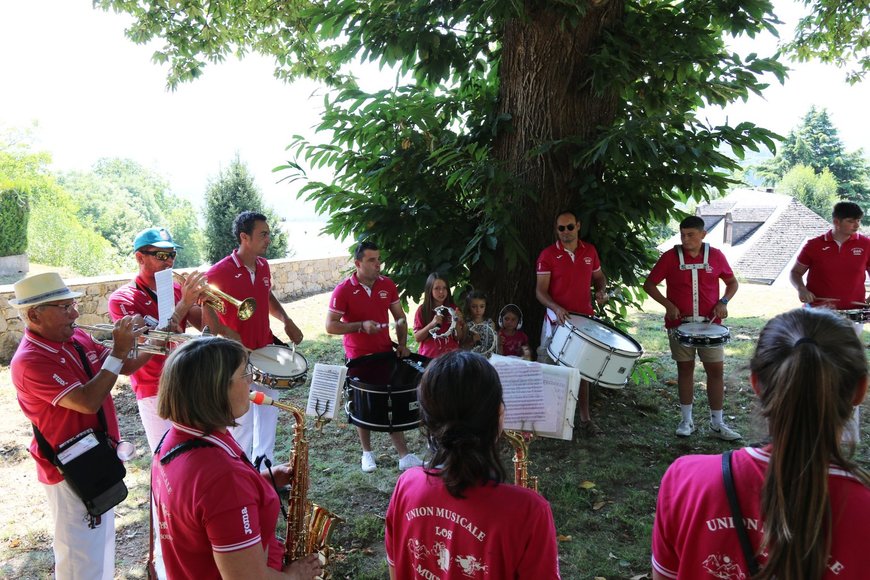 084849banda-los-muchachos.jpg